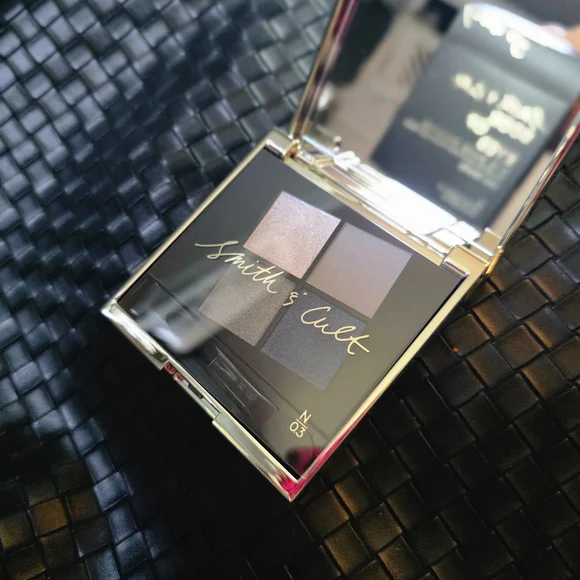 Smith & Cult Book of Eyes Eye Quad Palette - Ice Tears - Picture 5 of 9